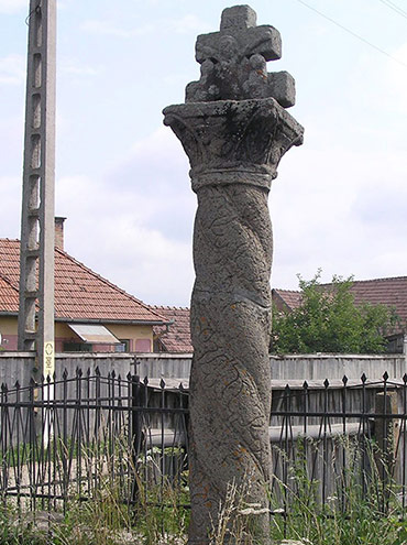 Crucea de piatră în amintirea epidemiei de ciumă de la 1717